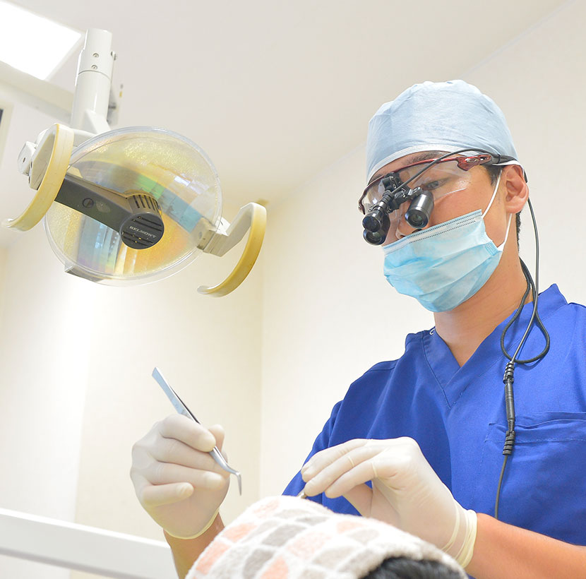 歯周病は自分で気づきにくいため、歯科医院での検査が重要です